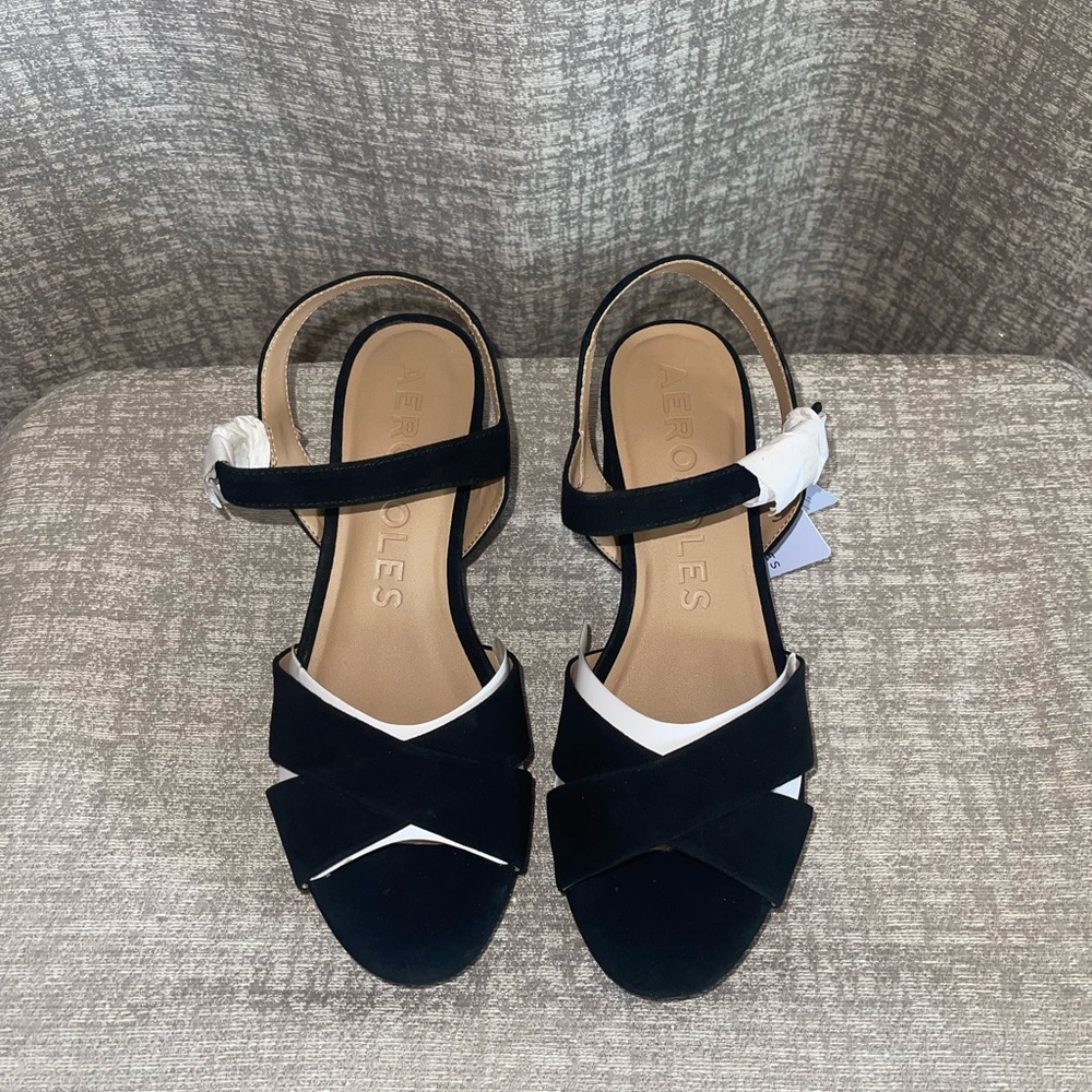 NIB- AEROSOLES Black Sandals